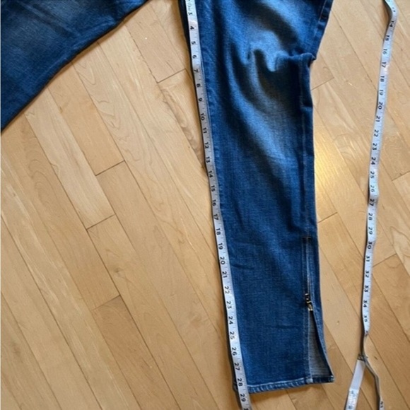 Frame Le Boy Zip Hem Crop Jeans in Picadilly 30 - Picture 11 of 12